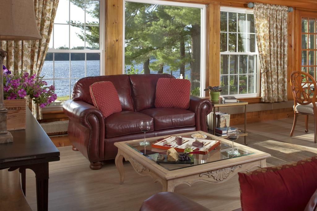 Wolf Cove Inn Poland Esterno foto
