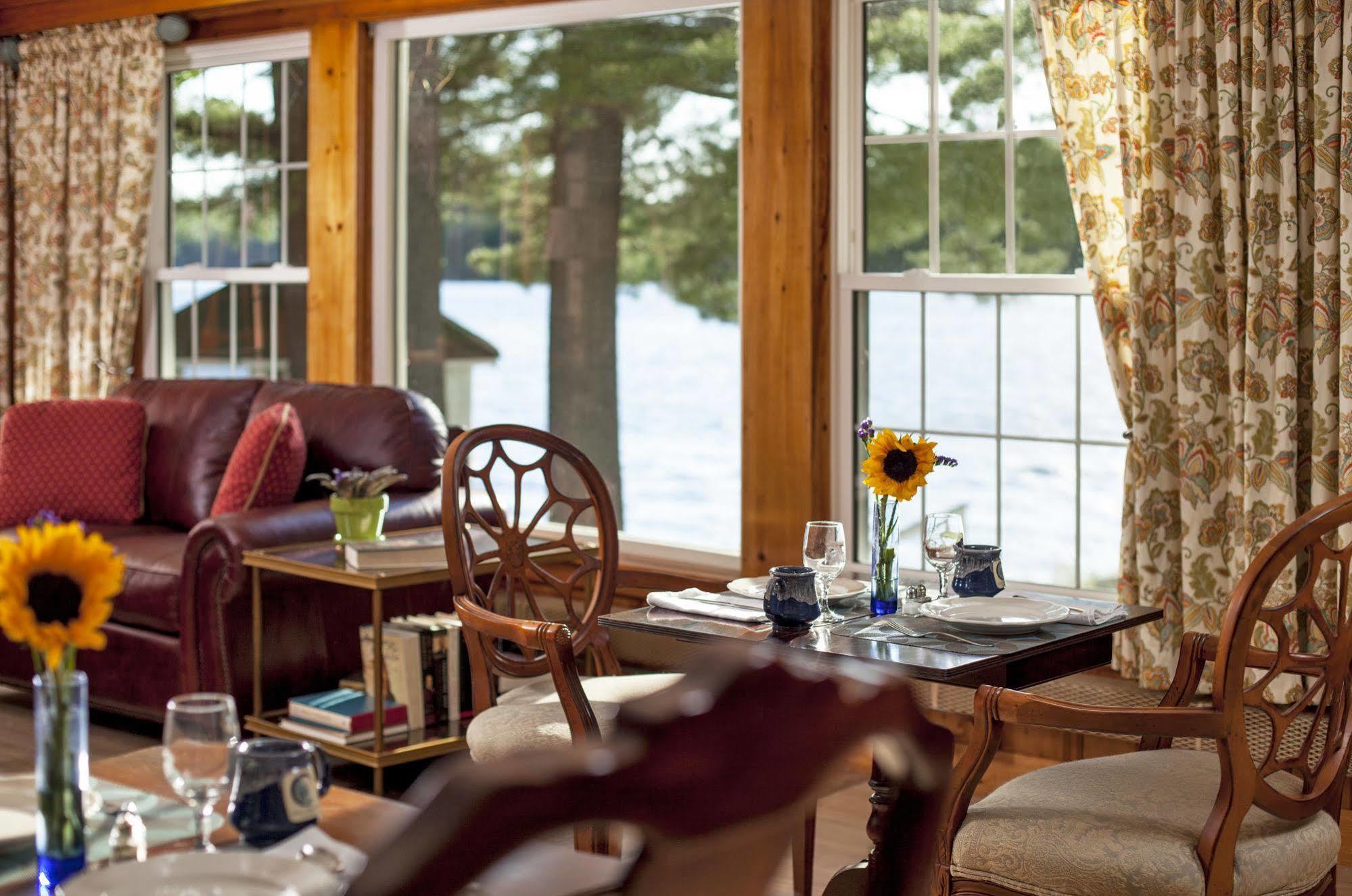 Wolf Cove Inn Poland Esterno foto